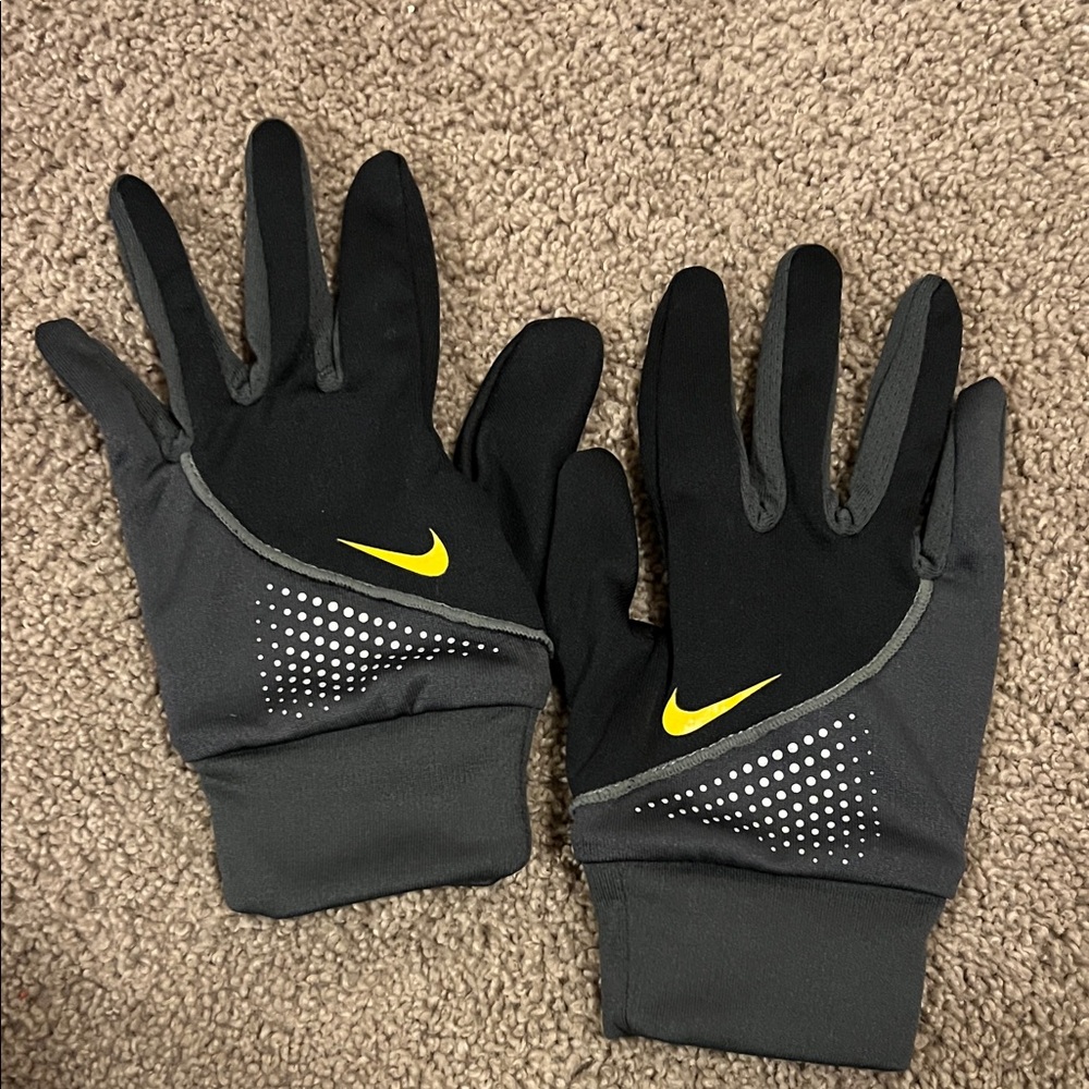 Nike women’s small running gloves